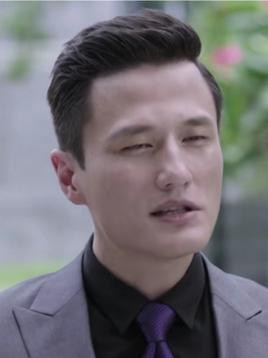秦楓(愛情片《契約男女》中的角色) 秦楓(愛情片《契約男女》中的角色)