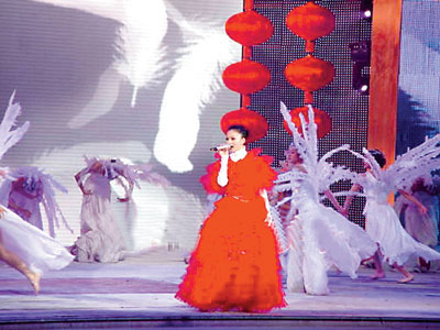 張韶涵2007年春晚演唱《隱形的翅膀》