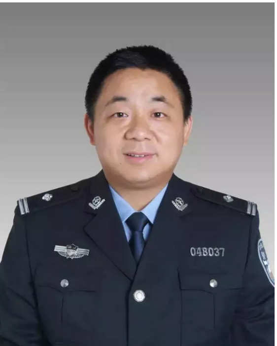 范興元(海寧市紀委紀檢監察三室主任) 范興元(海寧市紀委紀檢監察三室主任)