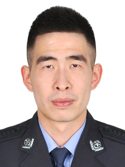 韓可(四川省阿壩州公安局黨委委員、副局長) 韓可(四川省阿壩州公安局黨委委員、副局長)