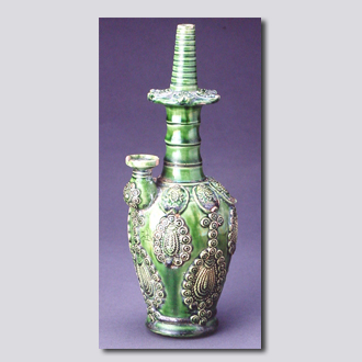 綠釉&#39;杜家&#39;款瓔珞紋淨水瓶