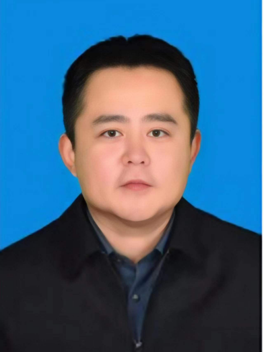 許鵬(黑龍江省海林市委常委、市政府黨組成員、副市長) 許鵬(黑龍江省海林市委常委、市政府黨組成員、副市長)