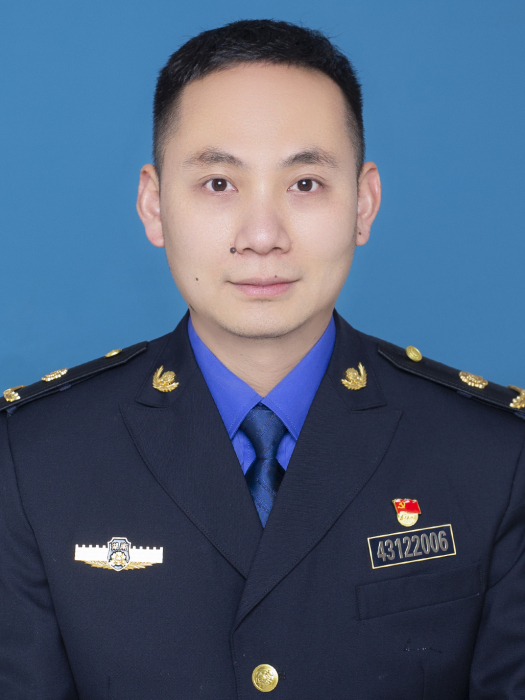 雷斌(湖南省懷化市中方縣城市管理和綜合執法局黨組成員、副局長) 雷斌(湖南省懷化市中方縣城市管理和綜合執法局黨組成員、副局長)