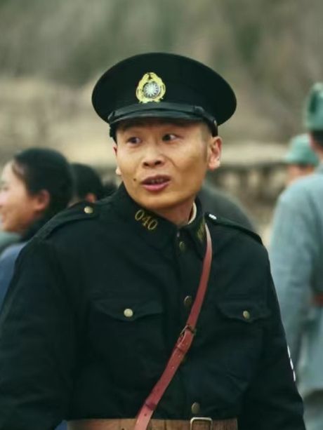龐光(傳奇幽默喜劇《狗剩快跑》中的角色) 龐光(傳奇幽默喜劇《狗剩快跑》中的角色)