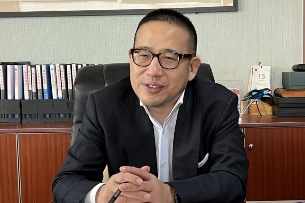 俞雷(江蘇中超控股股份有限公司董事長) 俞雷(江蘇中超控股股份有限公司董事長)