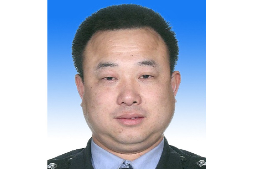 張洪(天津市公安局南開分局黨委委員、副局長) 張洪(天津市公安局南開分局黨委委員、副局長)