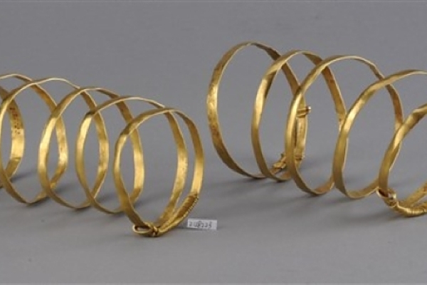 金手釧 金手釧