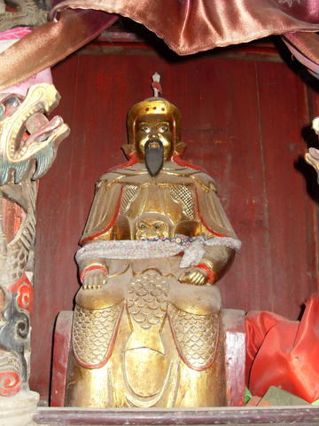 供奉於平江方氏宗祠的方瓊雕像