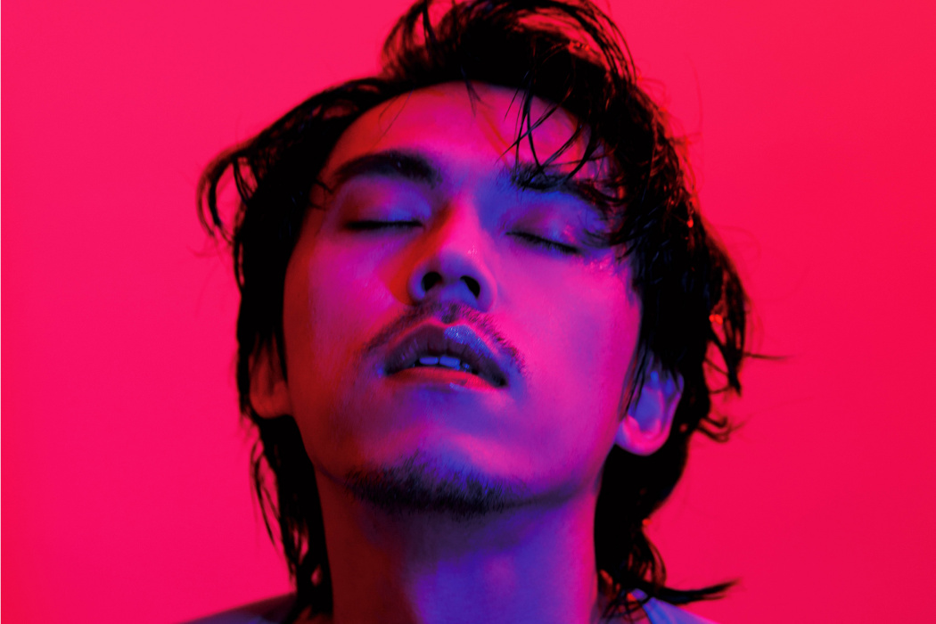 娛樂自己(2022年Hush發行的音樂專輯) 娛樂自己(2022年Hush發行的音樂專輯)