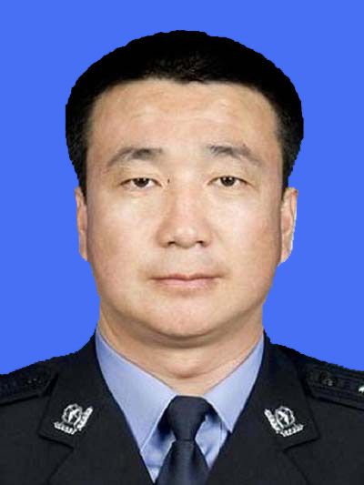 張顯鵬(奈曼旗人民政府副旗長、公安局局長) 張顯鵬(奈曼旗人民政府副旗長、公安局局長)