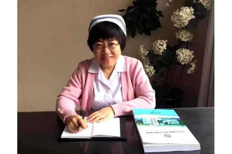 黃新(青海大學附屬醫院護理部主任)