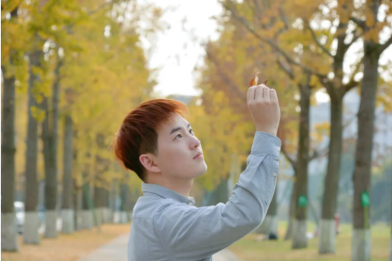 張重陽(復旦大學在讀研究生) 張重陽(復旦大學在讀研究生)