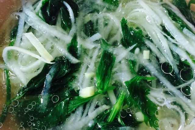 螺香芹菜湯 螺香芹菜湯