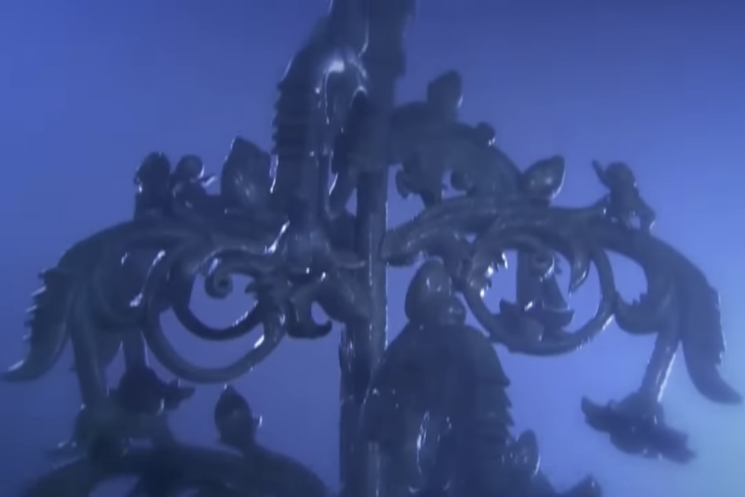 青銅樹(電視劇《神探狄仁傑4》中的關鍵建築) 青銅樹(電視劇《神探狄仁傑4》中的關鍵建築)