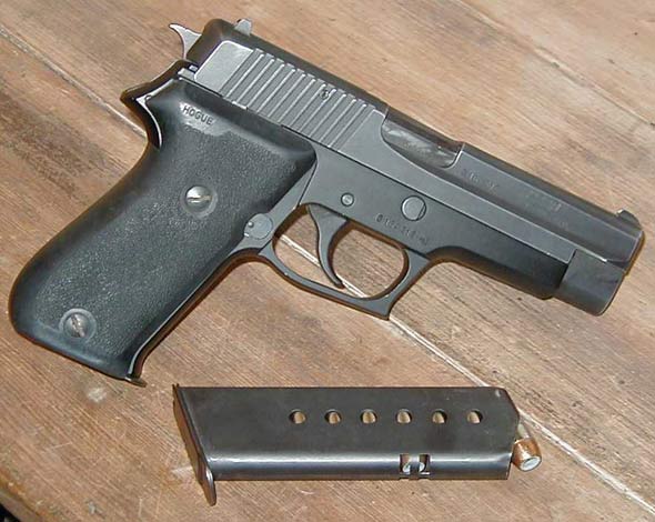 P225手槍