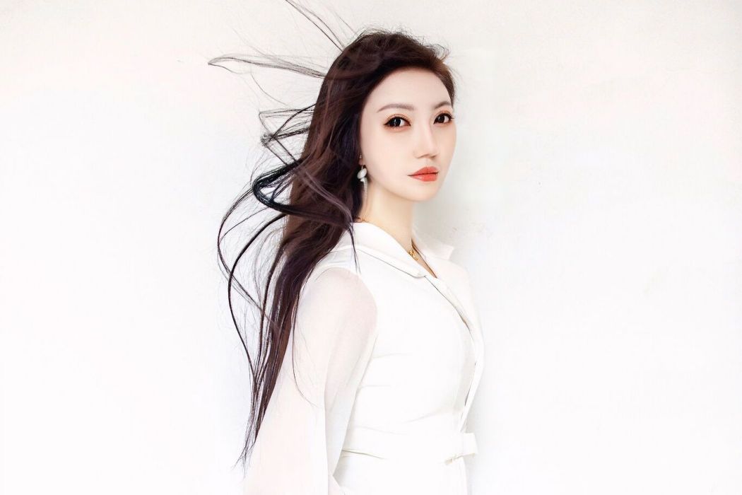 慕榮(中國女歌手) 慕榮(中國女歌手)