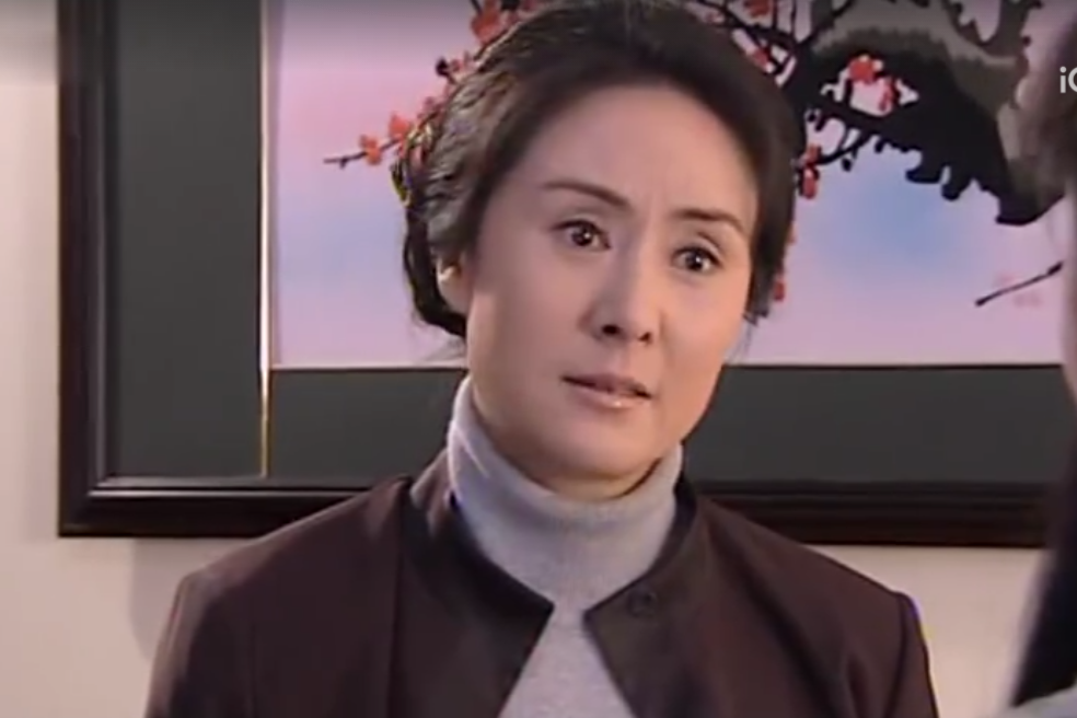 余莉(《良心無悔》中的角色,由演員博弘飾演) 余莉(《良心無悔》中的角色,由演員博弘飾演)