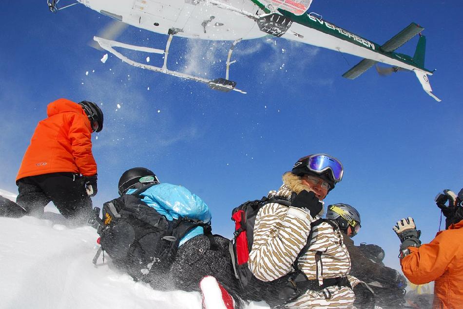 直升機滑雪
