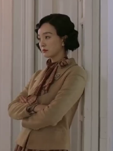 周伊凡(民國情感劇《妙手》中的角色) 周伊凡(民國情感劇《妙手》中的角色)