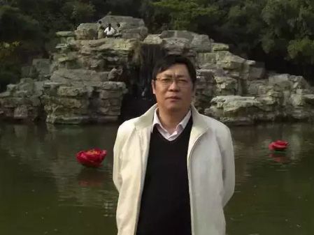 佘暉(中國書畫書法收藏家協會副秘書長、會員) 佘暉(中國書畫書法收藏家協會副秘書長、會員)