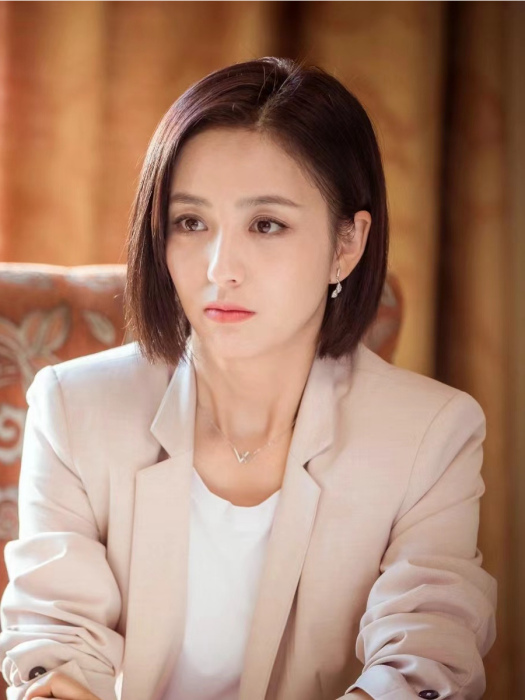 陳昕(電視劇《槓桿》中的女主角) 陳昕(電視劇《槓桿》中的女主角)