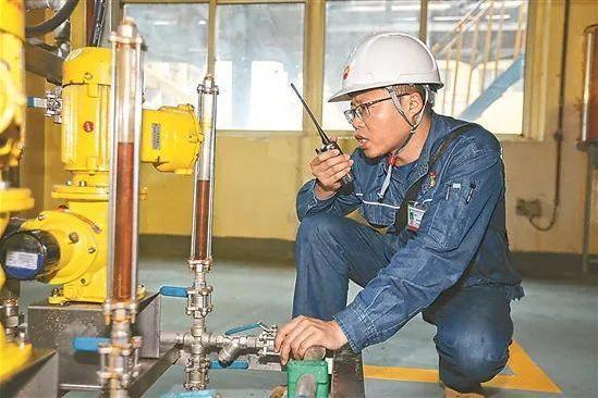劉金剛(中國石油天然氣集團有限公司吉林石化公司丙烯腈廠第三丙烯腈車間黨支部副書記、主任) 劉金剛(中國石油天然氣集團有限公司吉林石化公司丙烯腈廠第三丙烯腈車間黨支部副書記、主任)