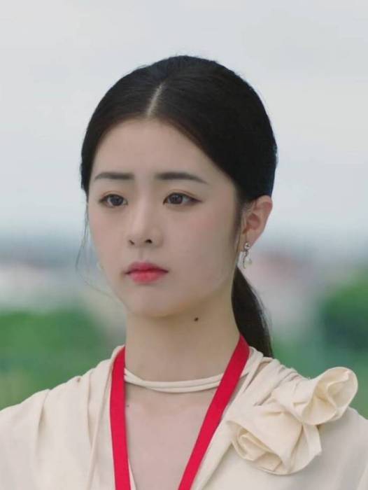 周苒 周苒