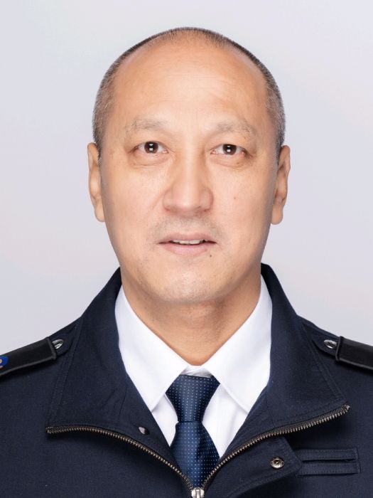 王小華(浙江省江山市菸草專賣局黨組成員、副局長) 王小華(浙江省江山市菸草專賣局黨組成員、副局長)