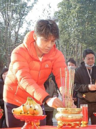 王羿均 王羿均