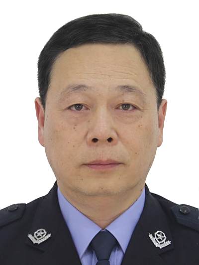 張岳(山東省濟寧市公安局市中區分局黨委委員、副局長、四級高級警長) 張岳(山東省濟寧市公安局市中區分局黨委委員、副局長、四級高級警長)