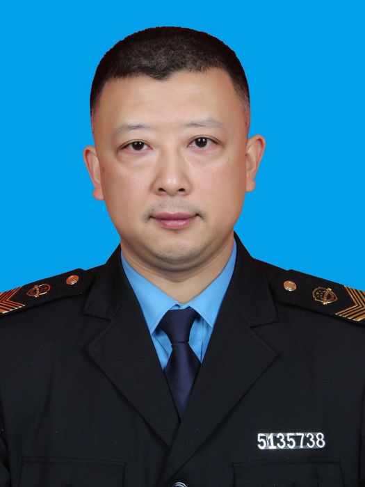 熊輝(四川省南充市蓬安縣市場監督管理局黨組成員、副局長) 熊輝(四川省南充市蓬安縣市場監督管理局黨組成員、副局長)