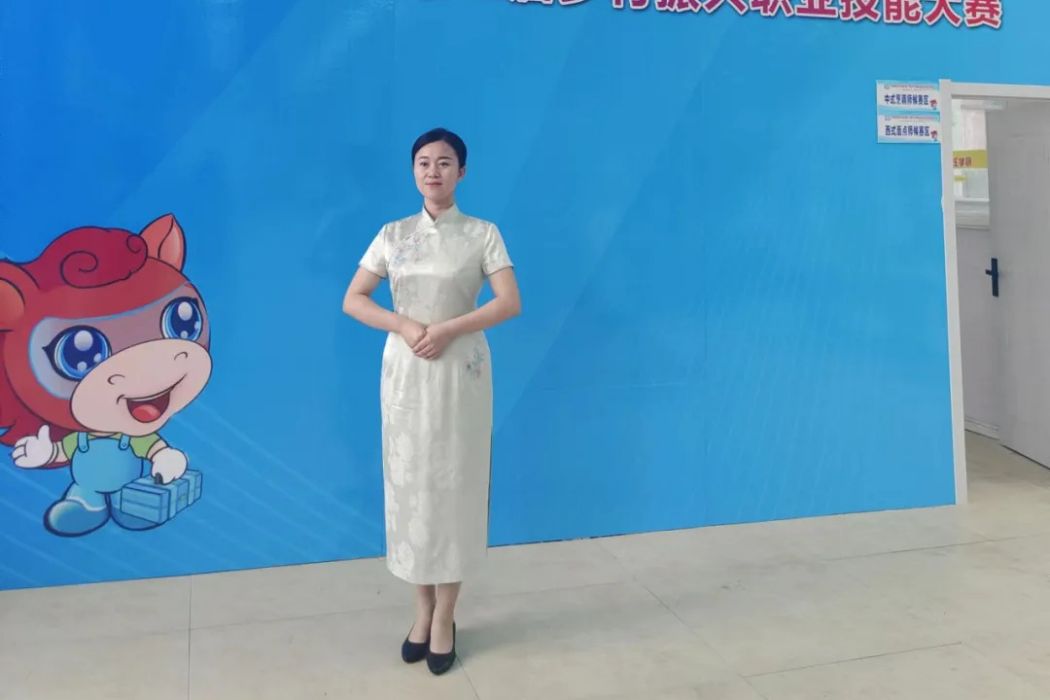 呂靜(烏蘭浩特市職業教育中心團委書記，助理講師，高級技師)