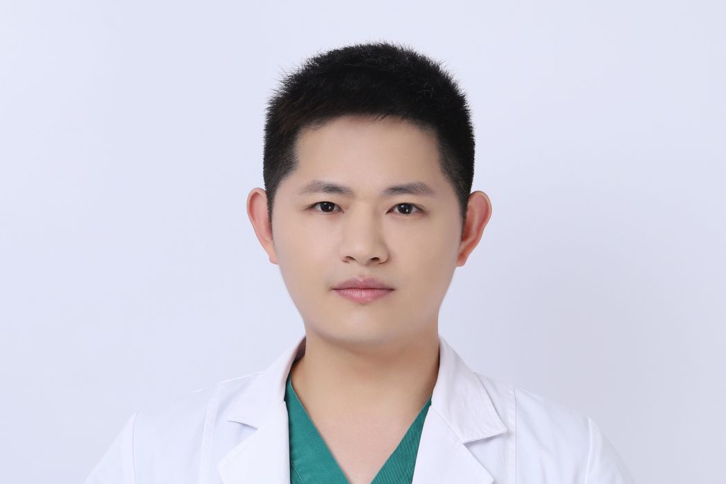 楊海平(上海木心醫療美容門診部整形外科執業醫師) 楊海平(上海木心醫療美容門診部整形外科執業醫師)