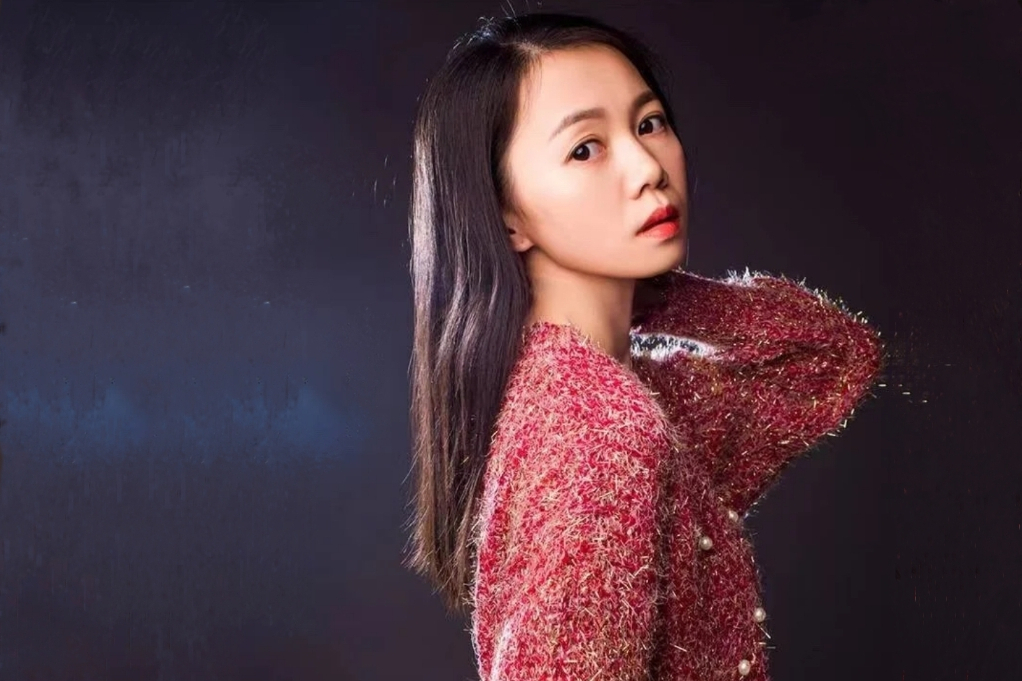李冰(中國內地女歌手) 李冰(中國內地女歌手)