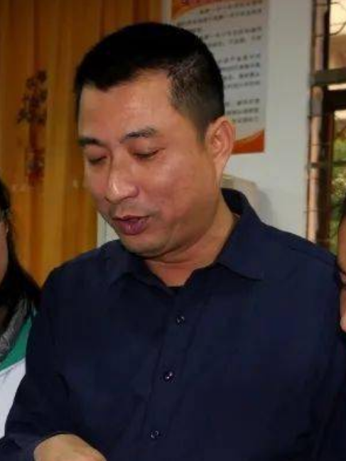 廖東(肇慶市善助愛心會會長,公益人士) 廖東(肇慶市善助愛心會會長,公益人士)