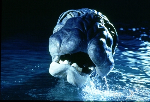 深湖巨獸(英國2005年約翰·亨德森執導電影)