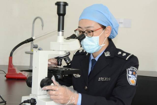 王萍(雲浮市新興縣公安局刑偵大隊三中隊警務技術四級主管) 王萍(雲浮市新興縣公安局刑偵大隊三中隊警務技術四級主管)