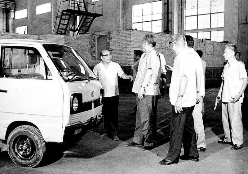 1984年，製造出第一輛微型汽車