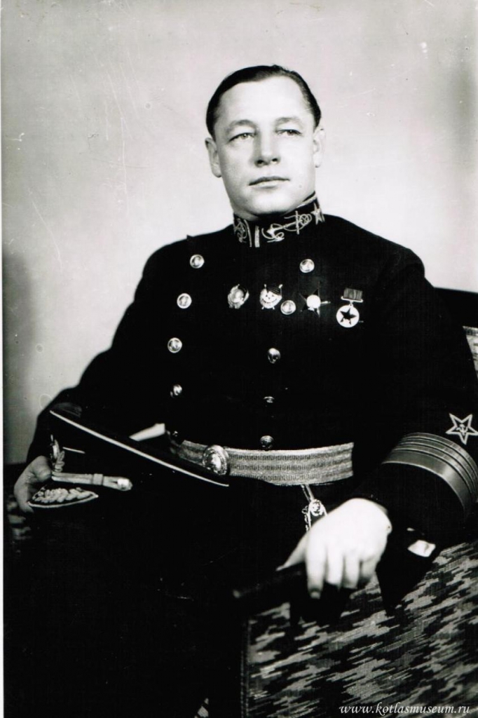蘇聯海軍人民委員、一級艦隊級指揮員庫茲涅佐夫
