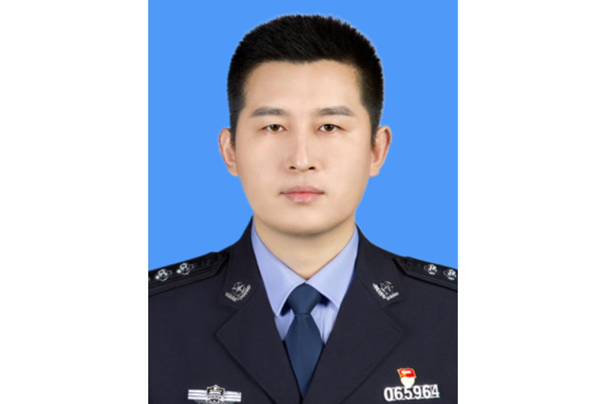 金龍(北京市公安局海淀分局人口管理和基層工作大隊副大隊長) 金龍(北京市公安局海淀分局人口管理和基層工作大隊副大隊長)