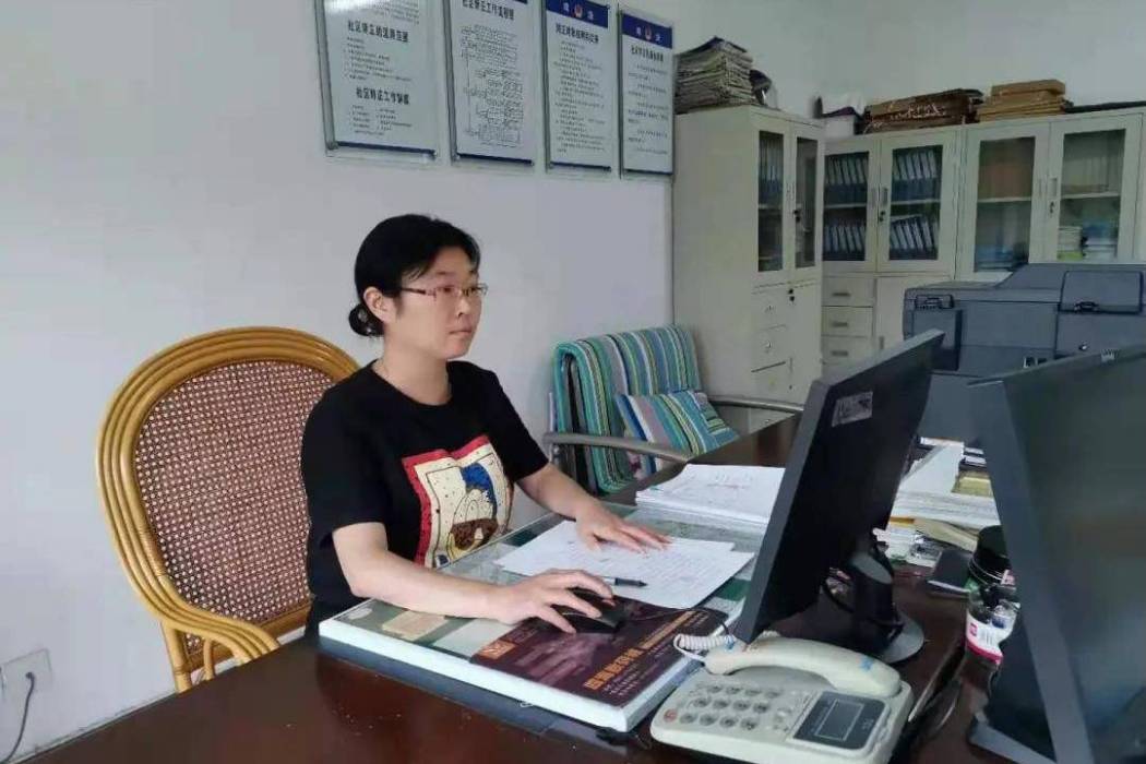 周慧英(江山市司法局虎山司法所社區矯正社會工作者) 周慧英(江山市司法局虎山司法所社區矯正社會工作者)