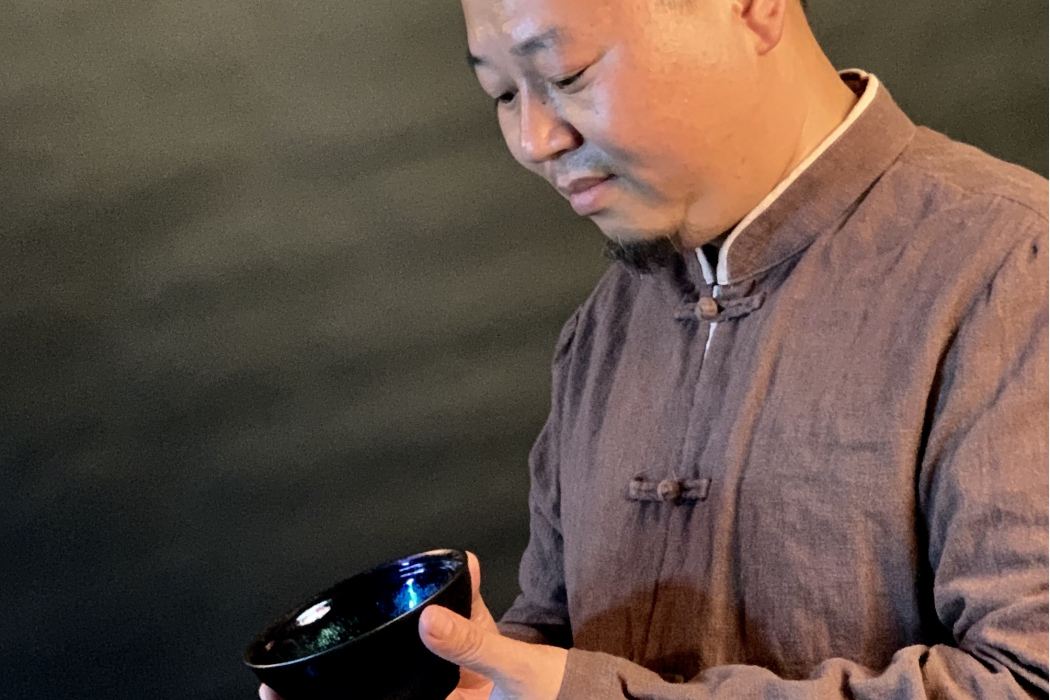余秋華(建窯建盞燒制技藝代表性傳承人) 余秋華(建窯建盞燒制技藝代表性傳承人)