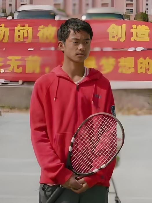 王財(《背背簍的網球少年》中的主要角色，由王髮飾演)