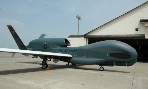 RQ-4無人偵察機