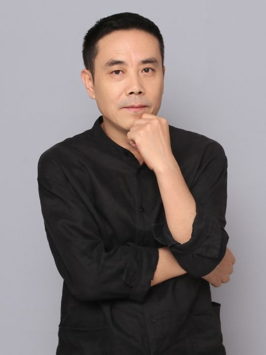 盧哲(國家一級舞美設計師) 盧哲(國家一級舞美設計師)