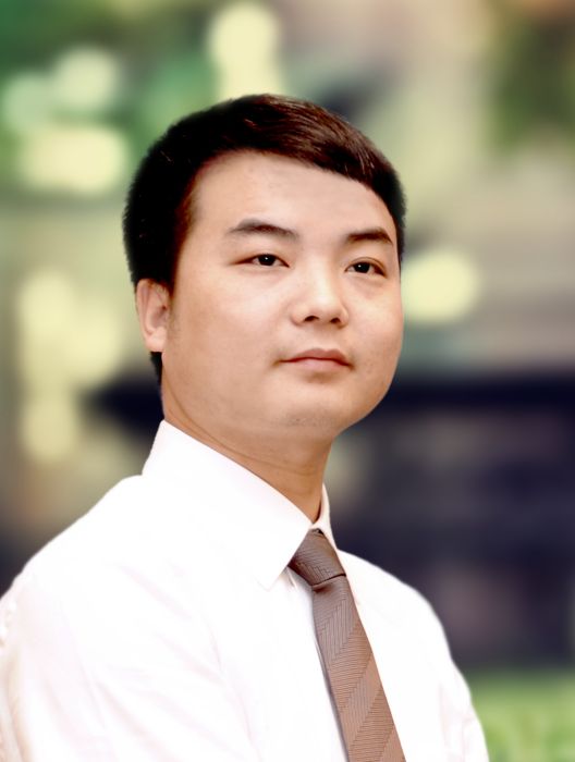 史磊(人大代表/安康市汽車行業商會會長) 史磊(人大代表/安康市汽車行業商會會長)