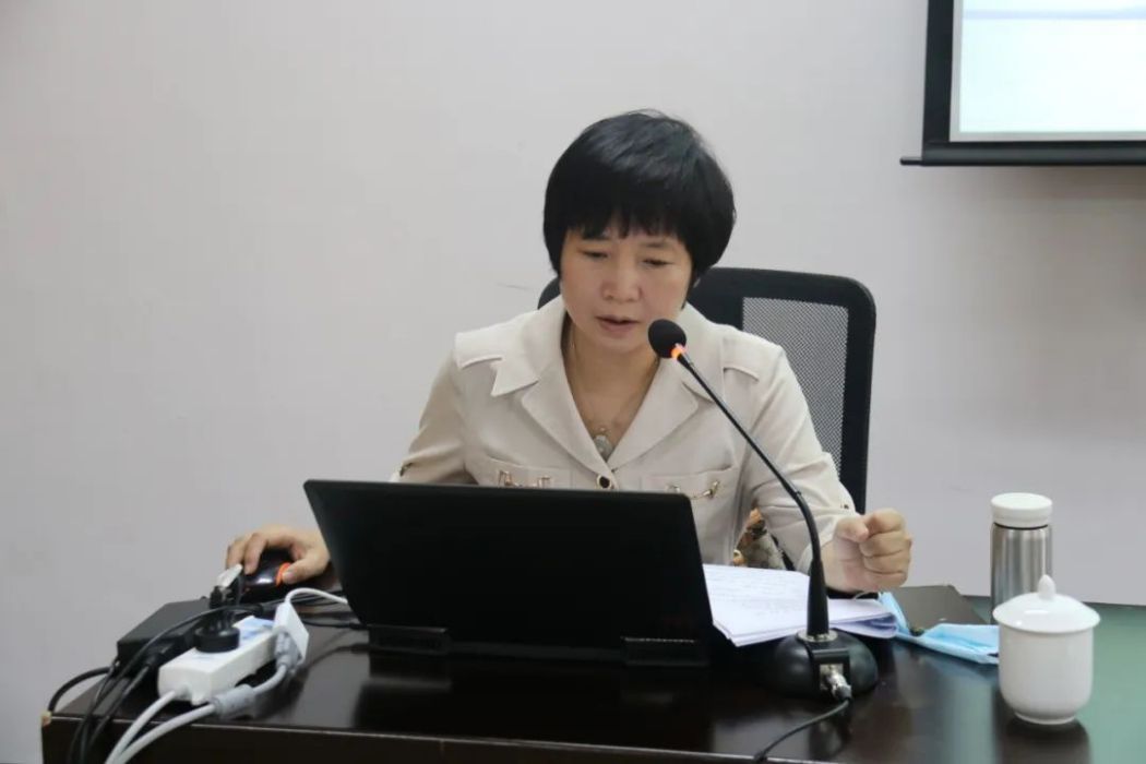 陳雪霞(泉州市政府辦公室信息科科長) 陳雪霞(泉州市政府辦公室信息科科長)
