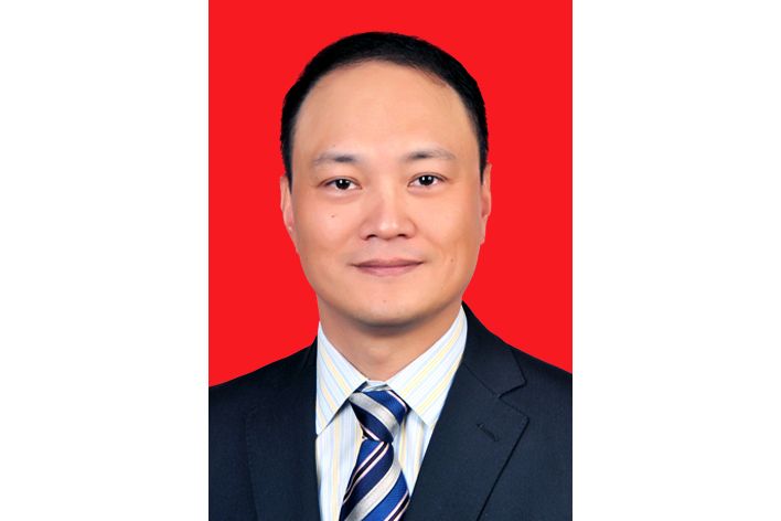 陳璘(錦江國際(集團)有限公司財務副總監,上海市第十五屆人大代表) 陳璘(錦江國際(集團)有限公司財務副總監,上海市第十五屆人大代表)