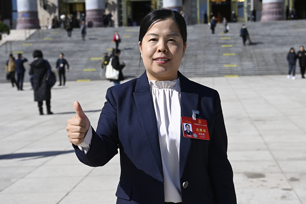 楊青春(第十四屆全國人大代表,系統工程師) 楊青春(第十四屆全國人大代表,系統工程師)