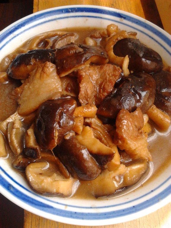 香菇土豆燉肉